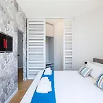 Lake, Center & Lakefront Apartament