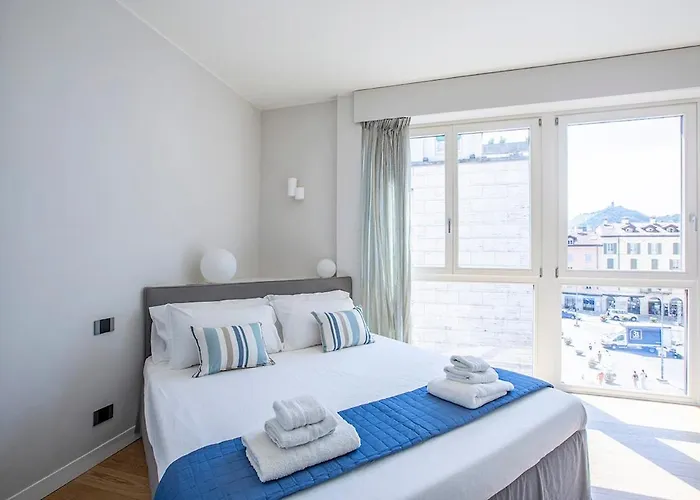 Lake, Center & Lakefront דירה קומו